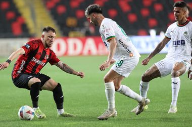Alanyaspor, altın değerinde 3 puan aldı