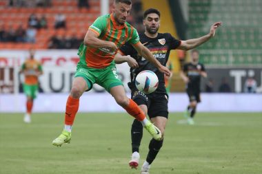 Alanyaspor  evinde Kayserispor’u elinden kaçırdı