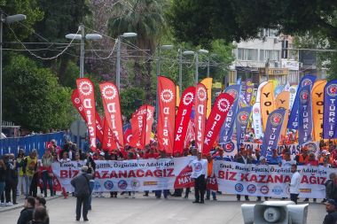 Antalya’da 1 Mayıs coşkuyla kutlandı