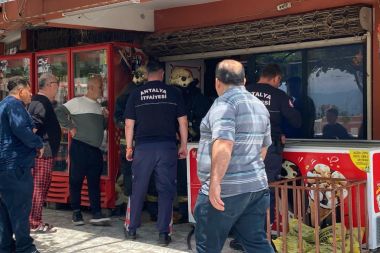 Antalya'da markette yangın korkusu