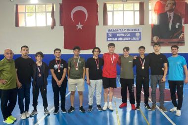 Badminton turnuvası düzenlendi