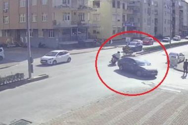 Motosikletliyi kazada kaskı hayatta tuttu