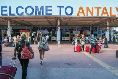 Antalya'da turizminde tehlike çanları: 2 milyon turisti etkileyecek