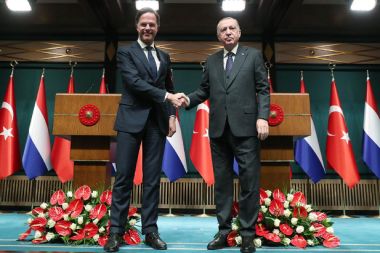 Cumhurbaşkanı Erdoğan'dan Rutte'ye tebrik telefonu