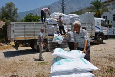 Serik ve Alanyalı üreticilere kili desteği