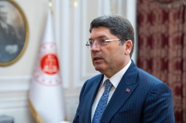 Bakan Tunç: FETÖ elebaşı için 27 suçtan 7 iade talebimiz oldu