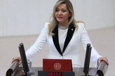 İYİ Parti’li Aylin Cesur partisinden istifa etti