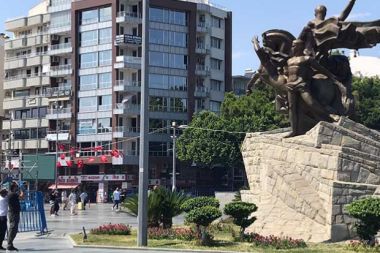 Antalya’da Atatürk heykeline çirkin saldırı