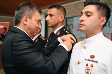 Vali Şahin: Cesaret bayrağını yürekler taşır