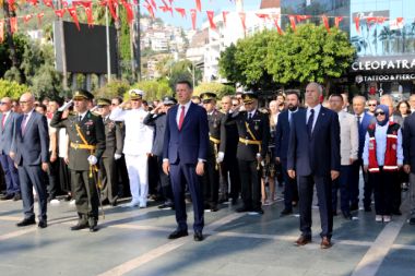 30 Ağustos Zafer Bayramı Alanya’da törenle kutlandı