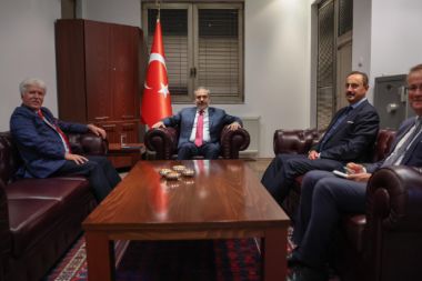 Bakan Fidan, Üsküp'te siyaset dünyasından temsilcilerle bir araya geldi
