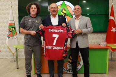 Çavuşoğlu: Alanya'ya borcumuz ödemekle bitmez