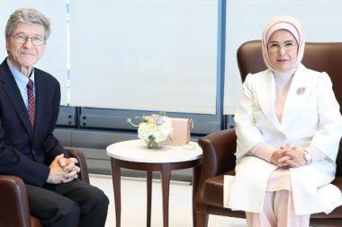 Emine Erdoğan, Jeffrey Sachs ile New York'ta görüştü