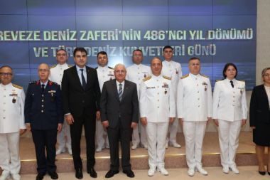 Bakan Güler, Deniz Kuvvetleri Komutanı Tatlıoğlu'nu kabul etti
