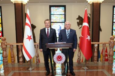 Bakan Güler, KKTC Başbakanı ile bir araya geldi