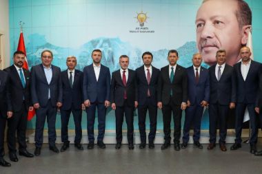 AK Parti'de 5 ilçe adayı belli oldu: O ilçeye ise başkan atandı