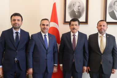 Antalya Milletvekilleri Bakan Kacır’ı ziyaret etti
