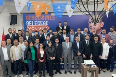 AK Gençlik Manavgat’ta bayrak değişimi