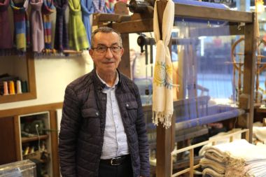 “Yaşayan insan hazinesi” unvanını kazanan dokumacı