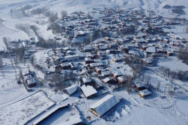 Dondurucu soğuklar etkili olduğu yaşam zorlu geçiyor