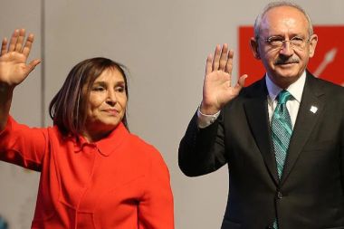Kılıçdaroğlu ve eşi Antalya'ya gelirken trafik kazası geçirdi