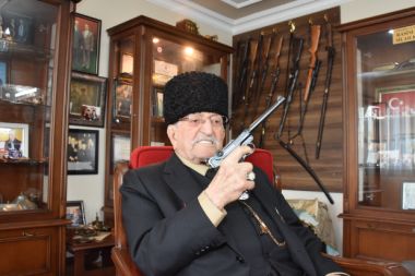 Asırlık çınarın evladiyelik müzesi