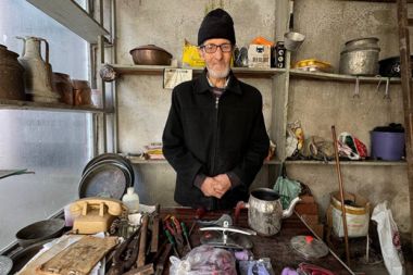 82 yaşındaki usta yarım asrı aşkın süredir mesleğini sürdürüyor