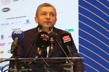 Antalya Valisi Şahin’den turizmde rekabet uyarısı