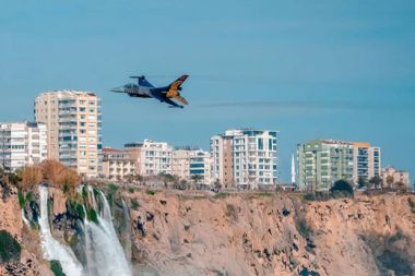 SOLOTÜRK’ten Antalya paylaşımı