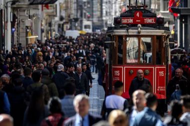 Türkiye’de ortanca yaşın gelecek yıl “yolun yarısı”nı geçmesi bekleniyor