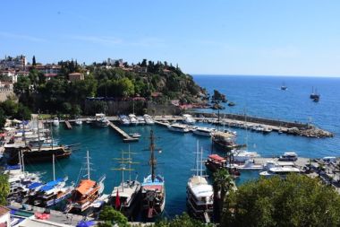 Antalya "2025 yılı D-8 Turizm Şehri" seçildi