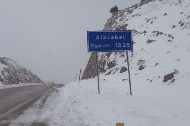 Alacabel'de kar yağışı etkili oldu