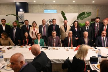 Antalya’da Karadeniz esintisi hissedildi