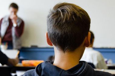 4 Yunan adasında eğitime bir hafta daha ara verildi