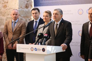Vali Şahin: Bu coğrafya vatanımız, Akdeniz ise evimiz