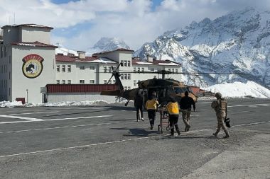Rahatsızlanan hamile kadın, askeri helikopterle hastaneye sevk edildi