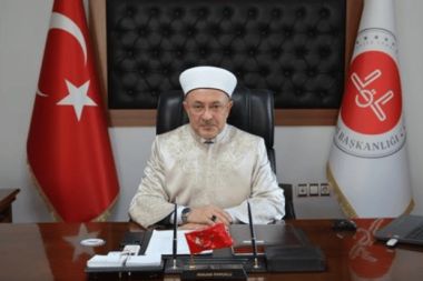 Müftü Pamuklu: Namazın ruhuna aykırı olan jet imamlık uygun değil