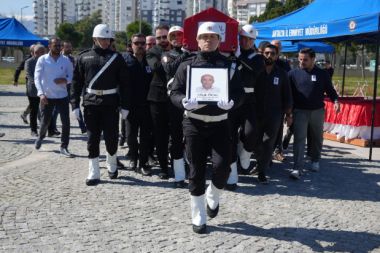 Tedavi görürken hayatını kaydeden Başpolise veda