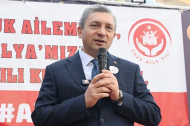 Vali Şahin: Kadınlarımız başımızın tacıdır