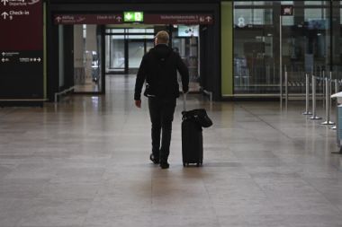 Almanya'nın Hamburg Havalimanı'nda tüm uçuşlar iptal edildi