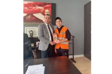 Kumluca'da öğrencilerden “Bir Koli İyilik Binlerce Gülüş” projesi
