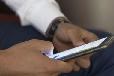 İsveç'te okullarda akıllı telefonların yasaklanması kararı alındı