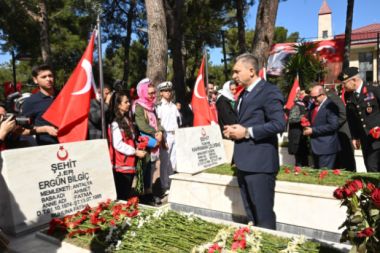 Antalya’da Çanakkale Zaferi’nin 110’uncu yılı kutlandı