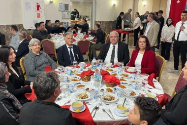 Kumluca ve Finike ilçelerinde şehit aileleri ile gaziler için iftar verildi