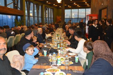 Korkuteli Kaymakamlığı, şehit aileleri ile Kıbrıs gazileri ve yakınlarını iftarda ağırladı