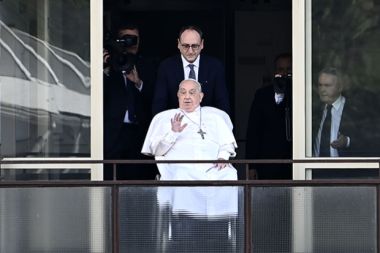 Papa Franciscus, hastaneden taburcu edildi