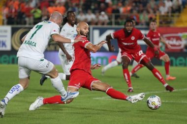 Süper Lig'de yarın Antalya derbisi heyecanı yaşanacak