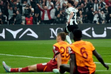 Galatasaray ilk mağlubiyetini tattı
