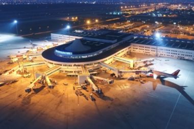 Antalya'ya acil iniş yapan uçaktaki yolcular kentten ayrıldı