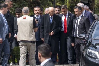 MHP Genel Başkanı Devlet Bahçeli, Türkeş'in mezarını ziyaret etti